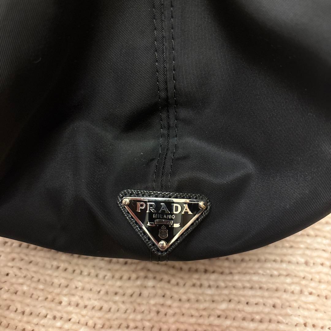 プラダ　ナイロンキャスケット　Mサイズ