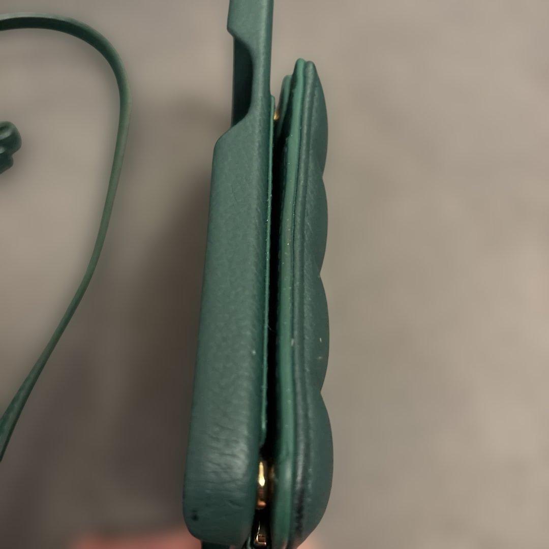 DEMIUグリーン 手帳型iPhoneケース　BALLON ストラップ