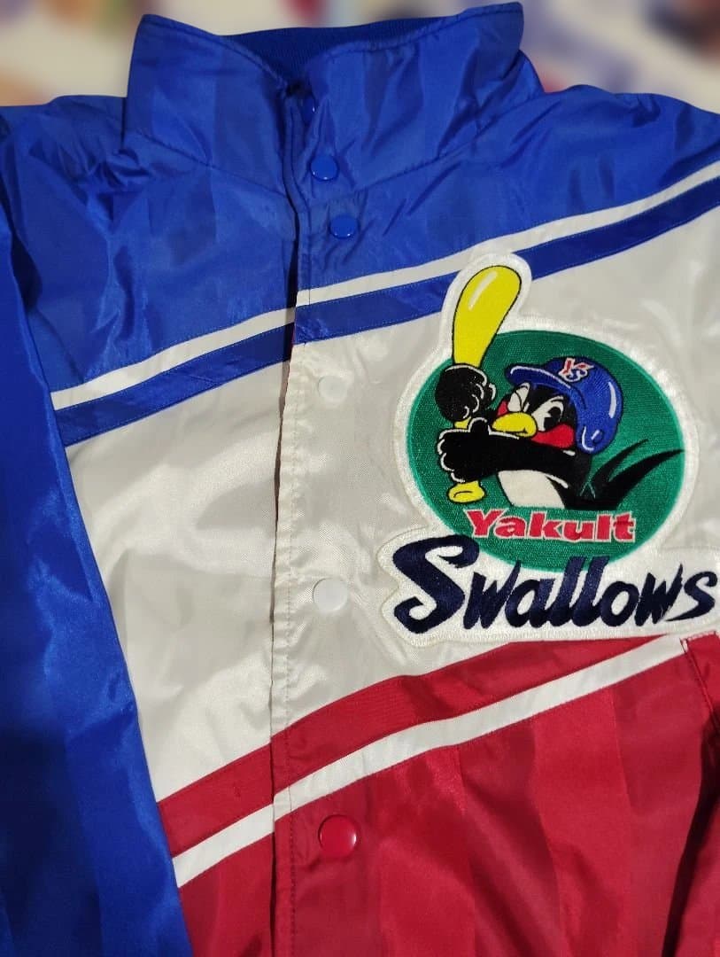 狼*様 ヤクルトスワローズ　実使用グランドコート　サイズO　DESCENTE
