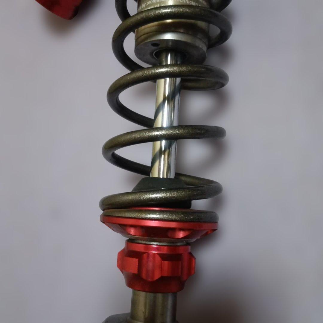 シグナスx　リアRPM ショックアブソーバー 赤/黒