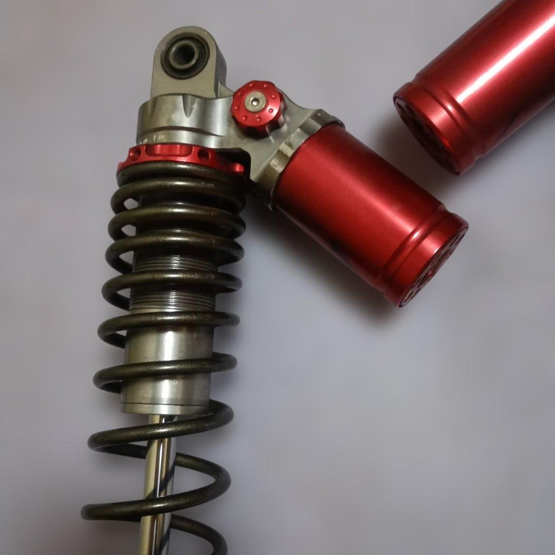 シグナスx　リアRPM ショックアブソーバー 赤/黒