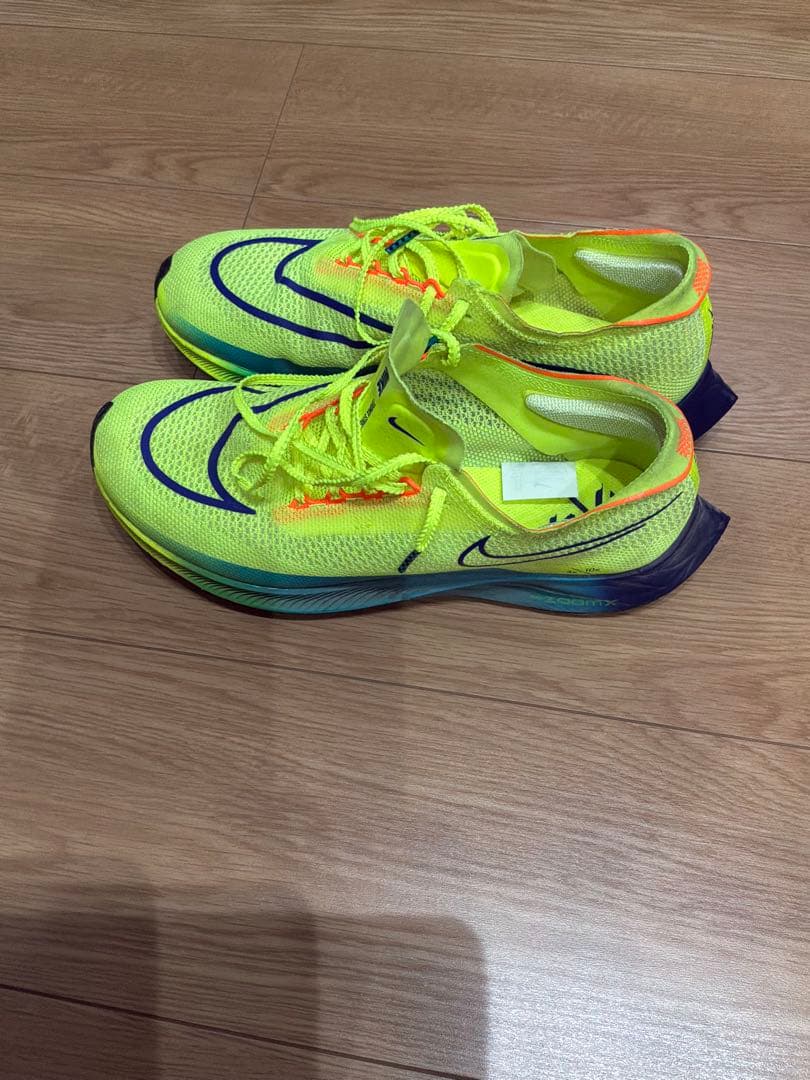 ナイキストリークフライ美品27、5 センチ