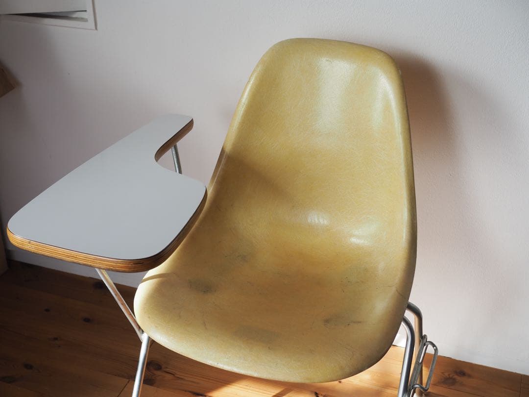 イームズ　シェルチェア　スクールベース