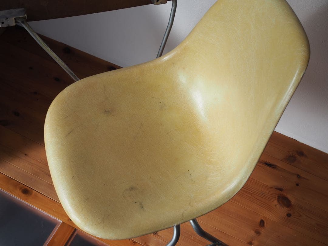 イームズ　シェルチェア　スクールベース