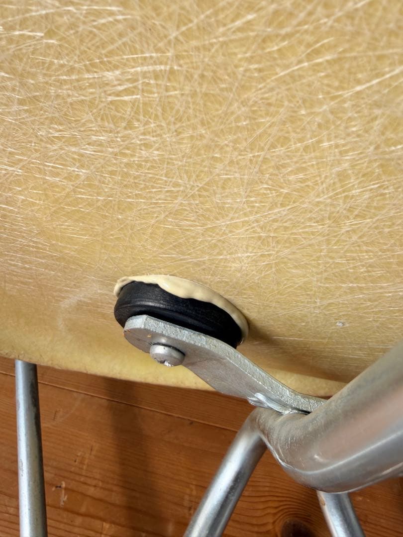 イームズ　シェルチェア　スクールベース