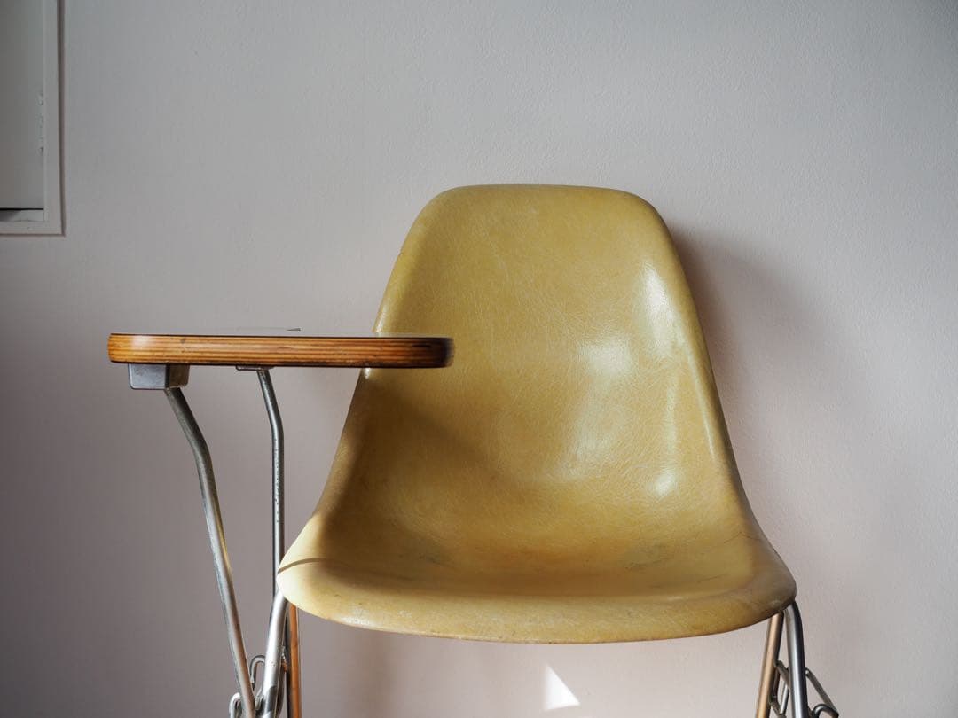 イームズ　シェルチェア　スクールベース
