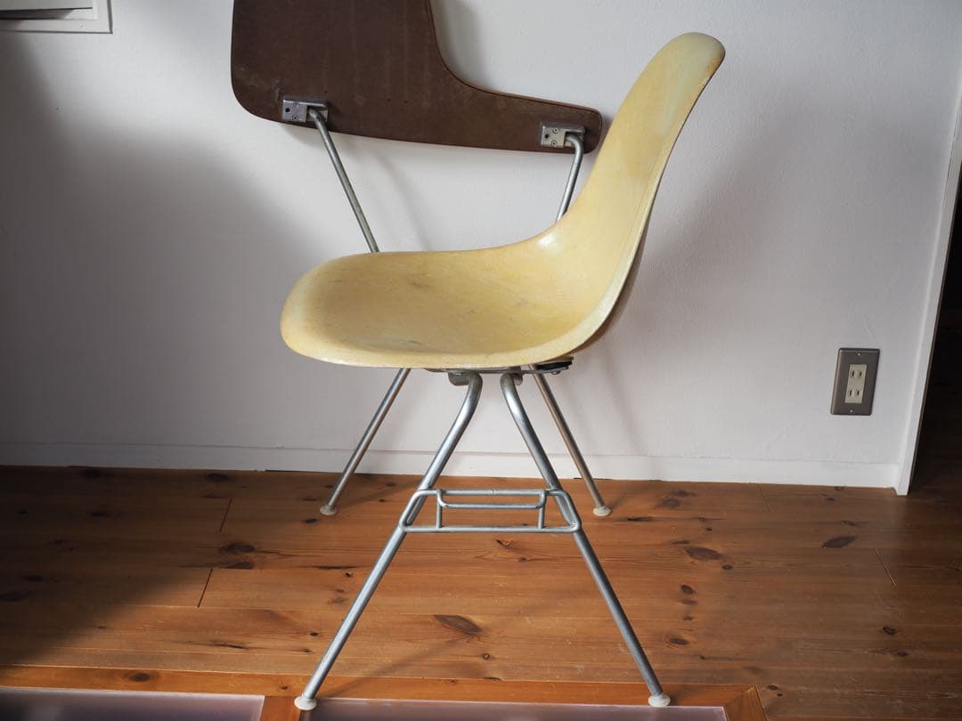 イームズ　シェルチェア　スクールベース