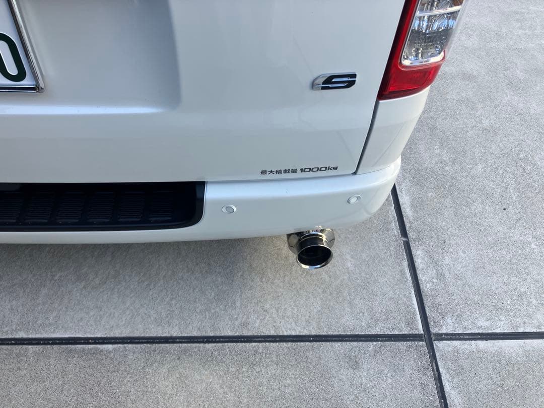 MTSマフラーカッター　ハイエース　ハイエースカスタムパーツ　ほぼ新品