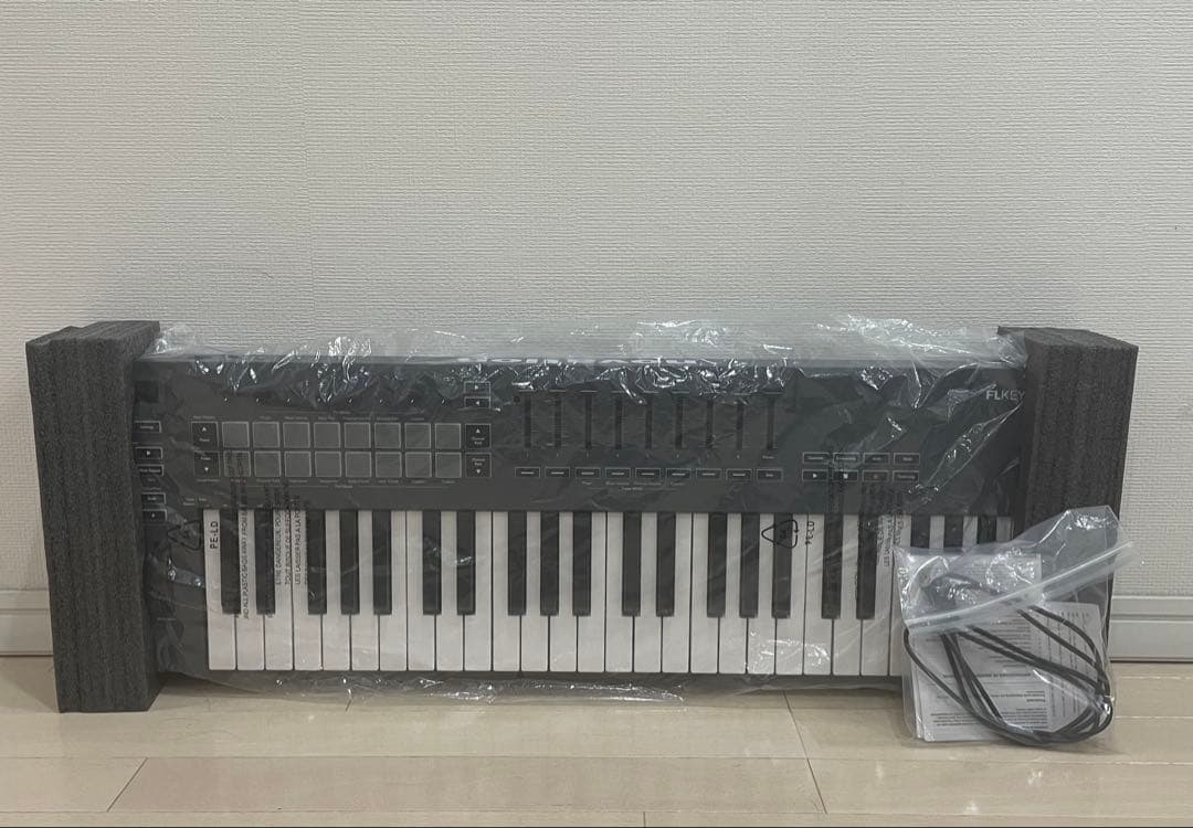 Novation FLKEY49 MIDIキーボード