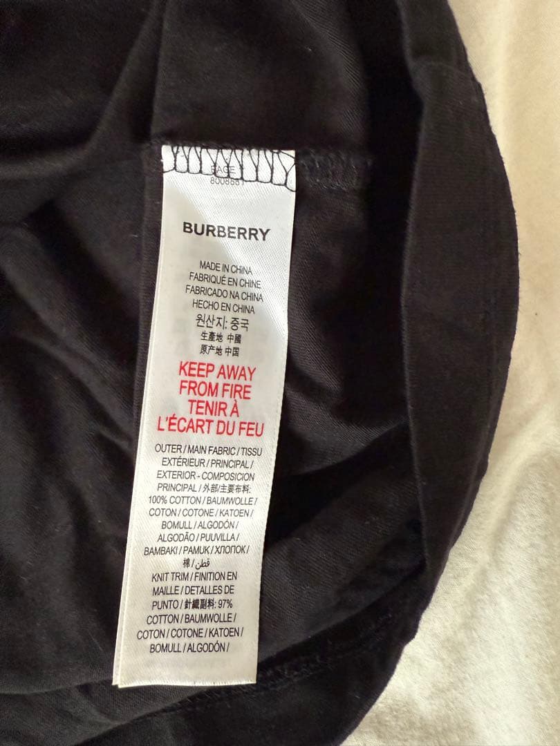 正規品　BURBERRY ブラック Tシャツ 14Y