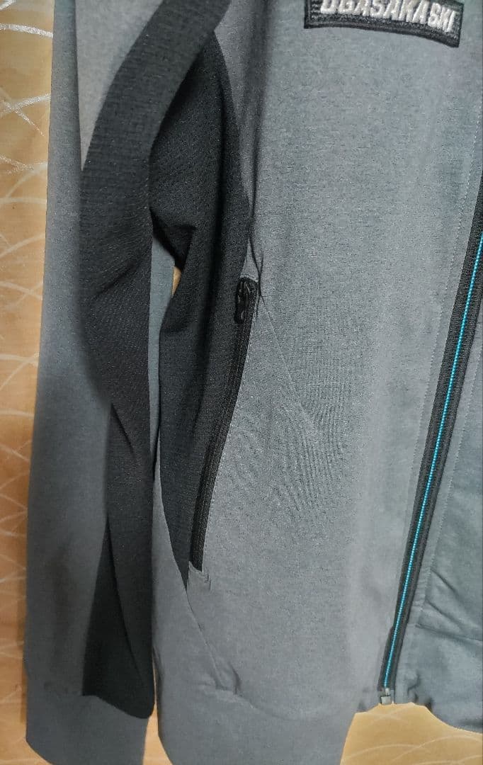 極美良品 ほぼ新古品 オガサカ デサント トレーニングジャージ上下