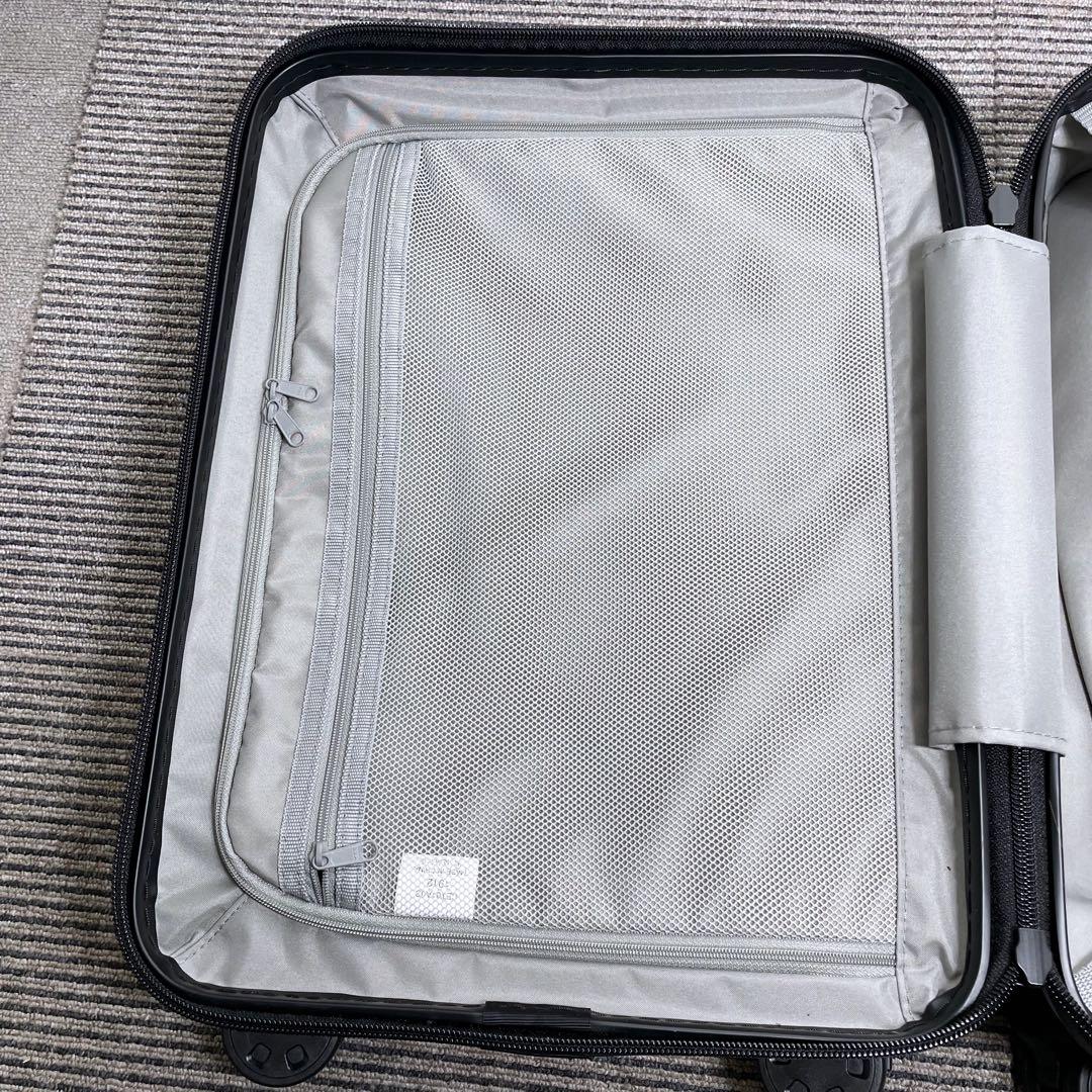 無印良品 バーを自由に調節できる ハードキャリーケース 20L 機内持込可能