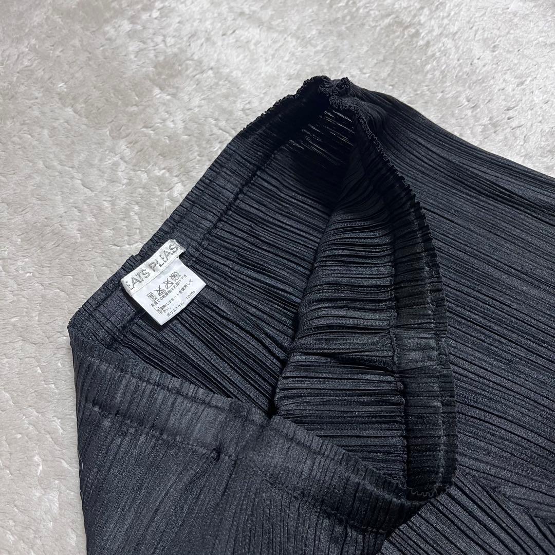 みん　　イッセイミヤケ　黒　ブラック　ストレートパンツ