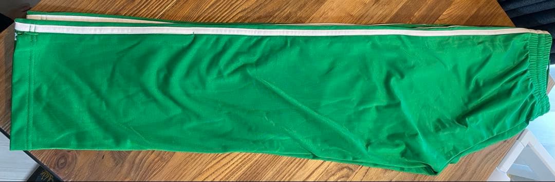 adidas グリーン ジャージパンツ ファイヤーバード