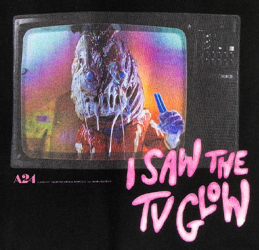 A24公認『テレビの中に入りたい』Tシャツ（アイスクリームマン）大島依堤亜