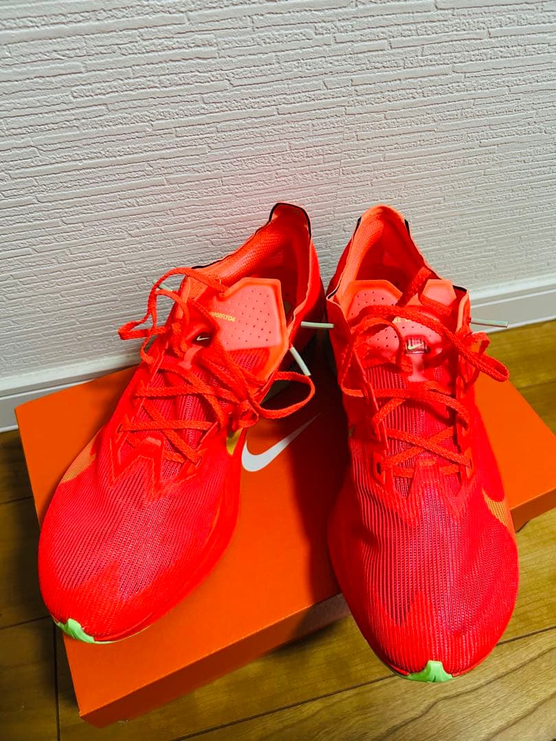 NIKE ヴェイパーフライ4 (26.0cm)