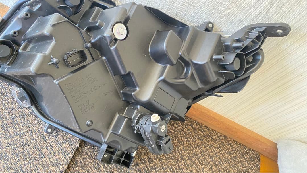 トヨタ タンクまたはルーミー、特に後期モデル（2016年～2020年頃） (R)