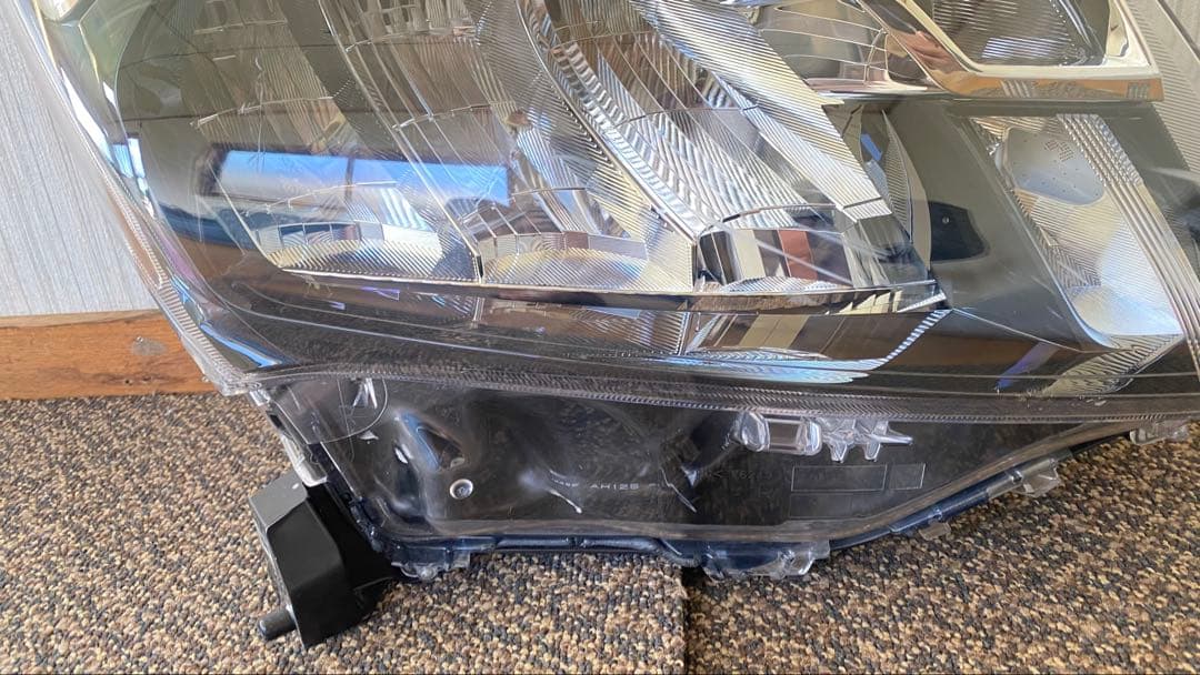 トヨタ タンクまたはルーミー、特に後期モデル（2016年～2020年頃） (R)