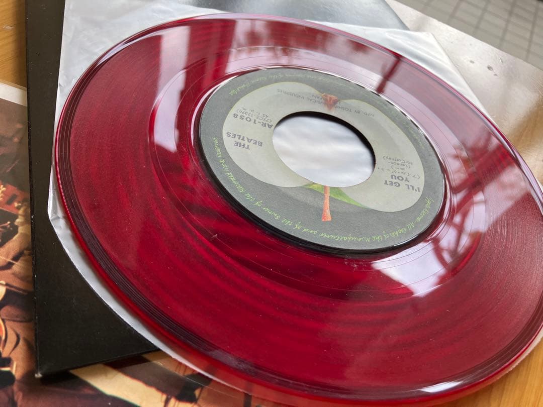 アップル　赤盤は難関 シーラブズユー　ニアミント 綺麗な赤盤