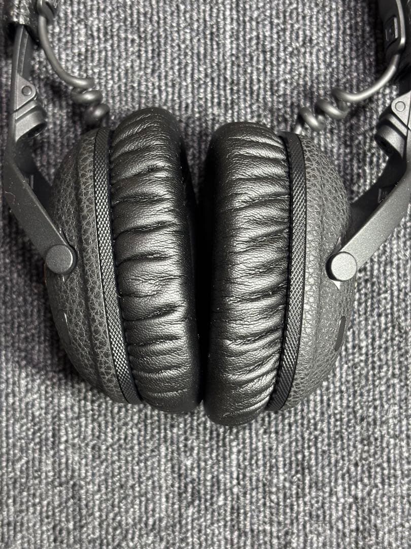 ブルートゥースヘッドホン ブラック Monitor III ANC Black