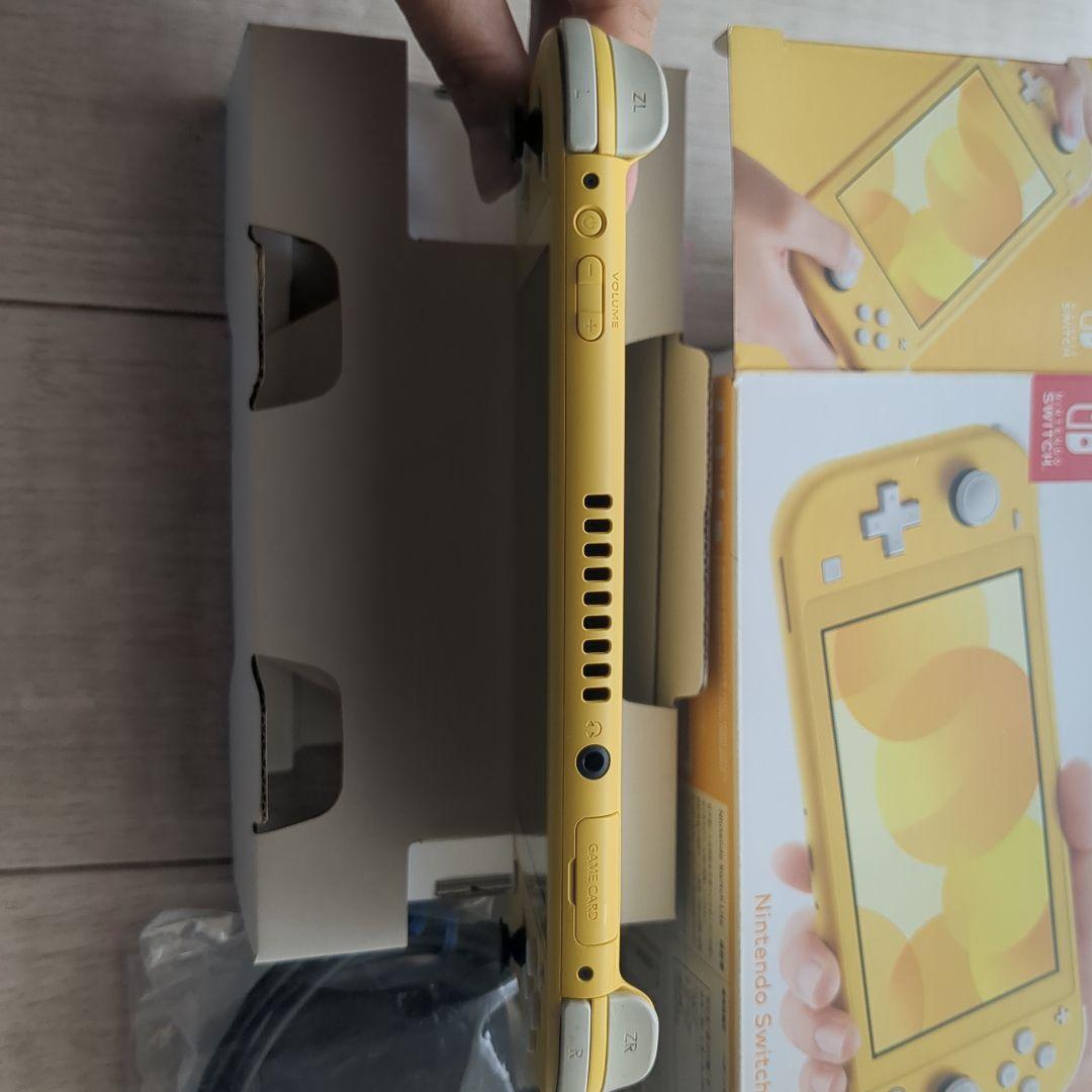 Nintendo Switch Lite イエロー 箱、充電器付き