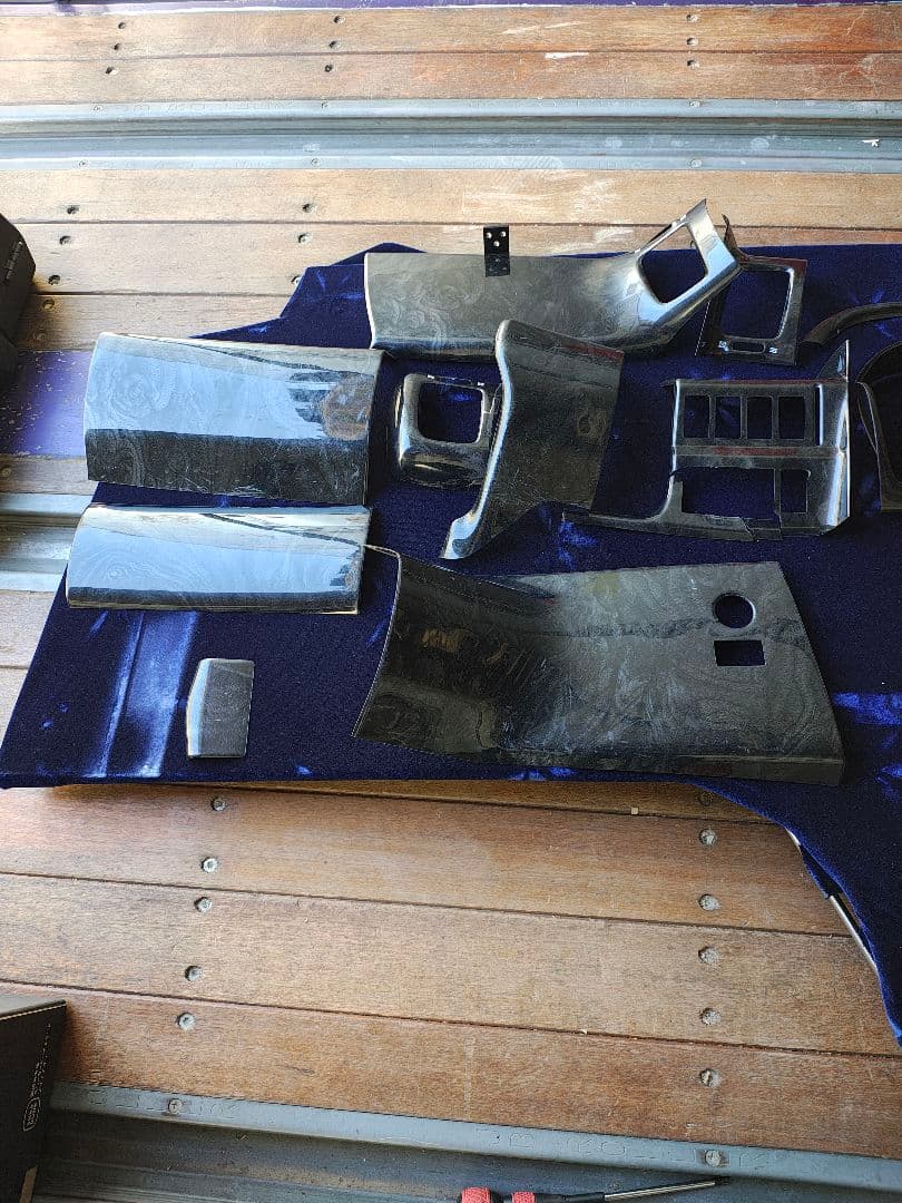 日野グランドプロフィア　内装パネル　ブラック木目