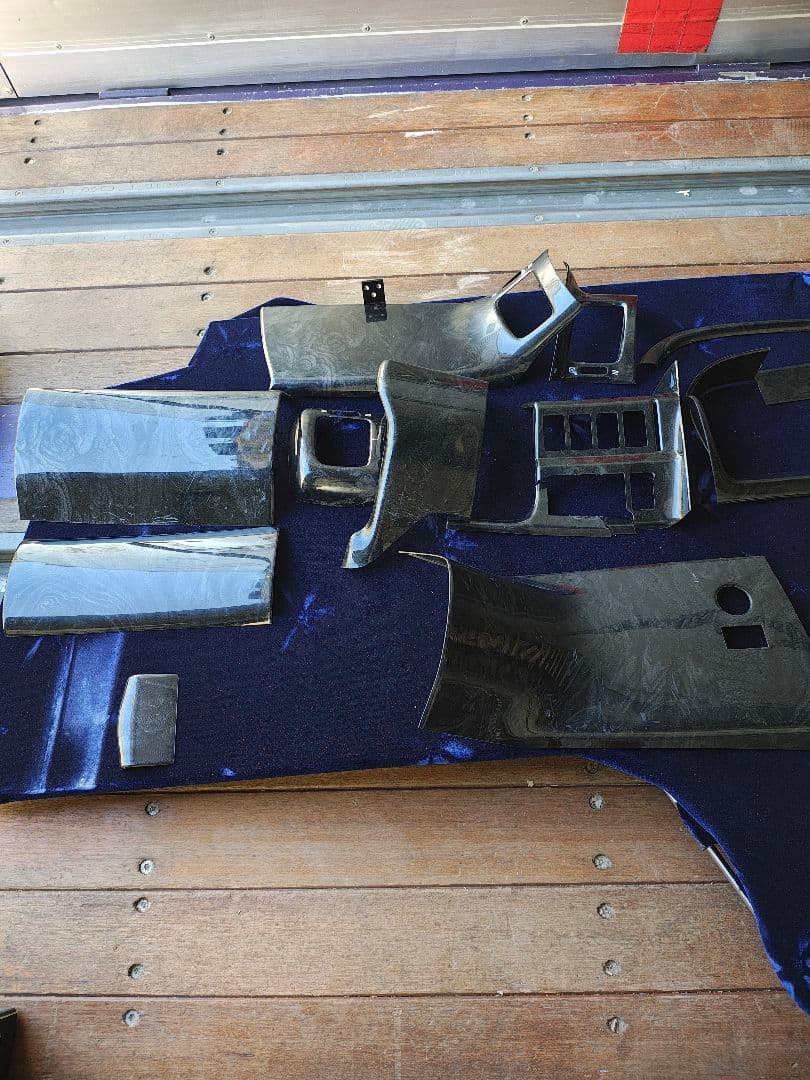 日野グランドプロフィア　内装パネル　ブラック木目