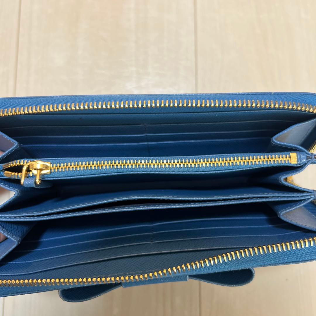 PRADA ブルー リボン付き長財布