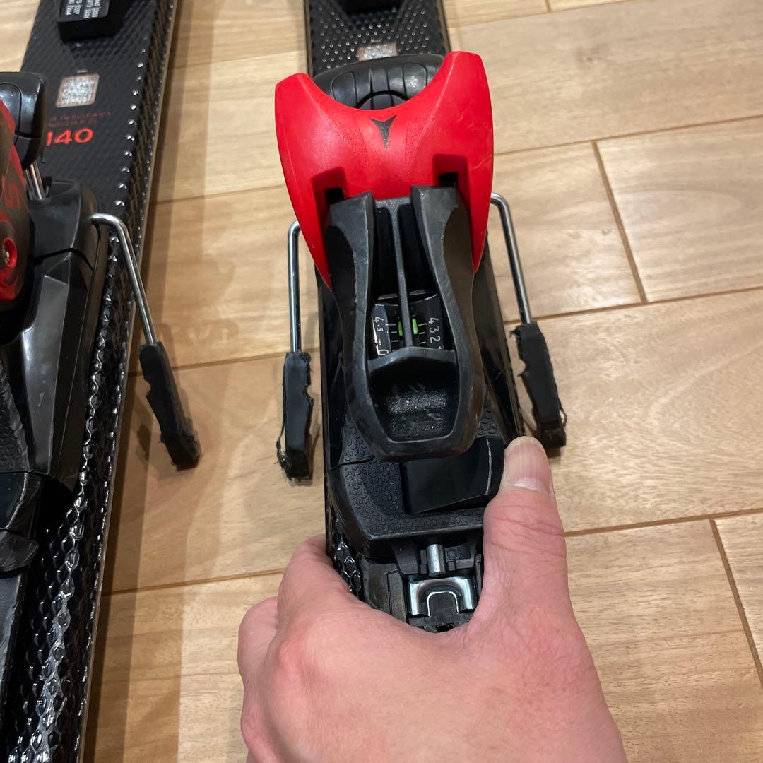 ジュニアスキー　HOTWAX済み 室内保管 ATOMIC スキー１４０