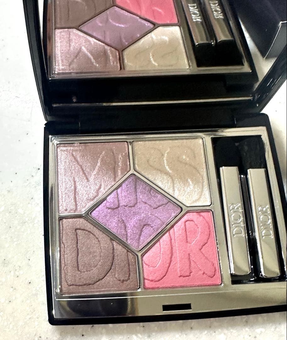 【店舗限定】 新品未使用 Dior サンククルール 850 デアリングライラック