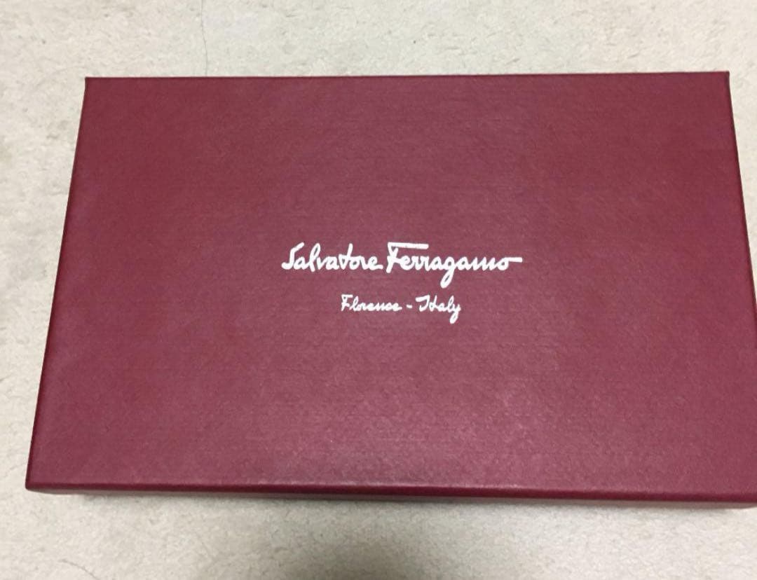 ⚡️最終価格⚡️Salvatore Ferragamo レザー財布