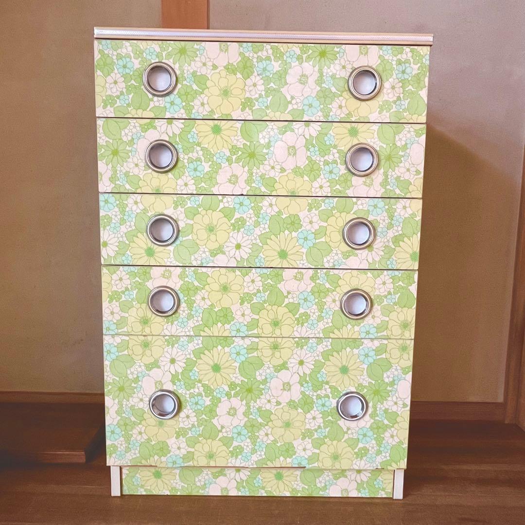 昭和レトロ　ポップな花柄デザインの6段チェスト