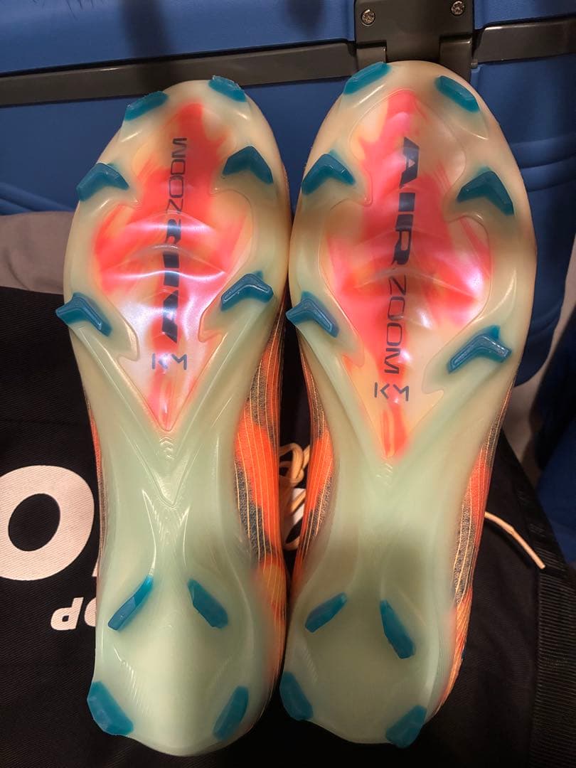 Nike サッカースパイク エムバペモデル