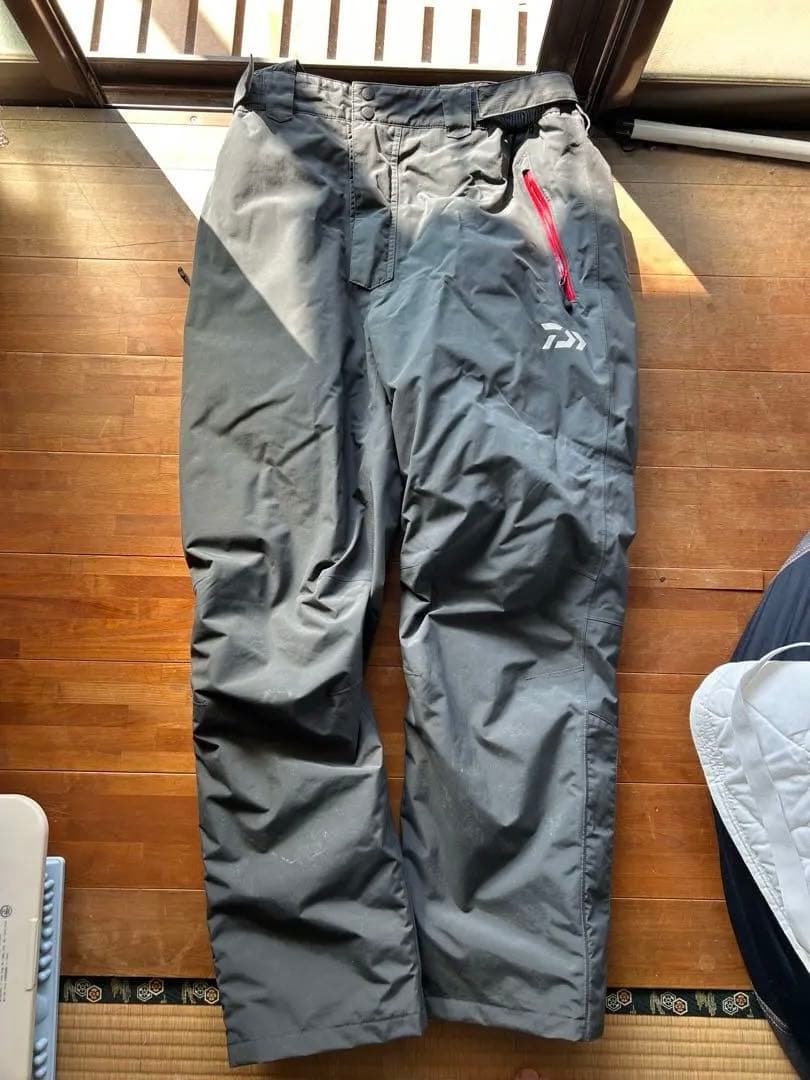 ダイワ　ウインタースーツ　上下