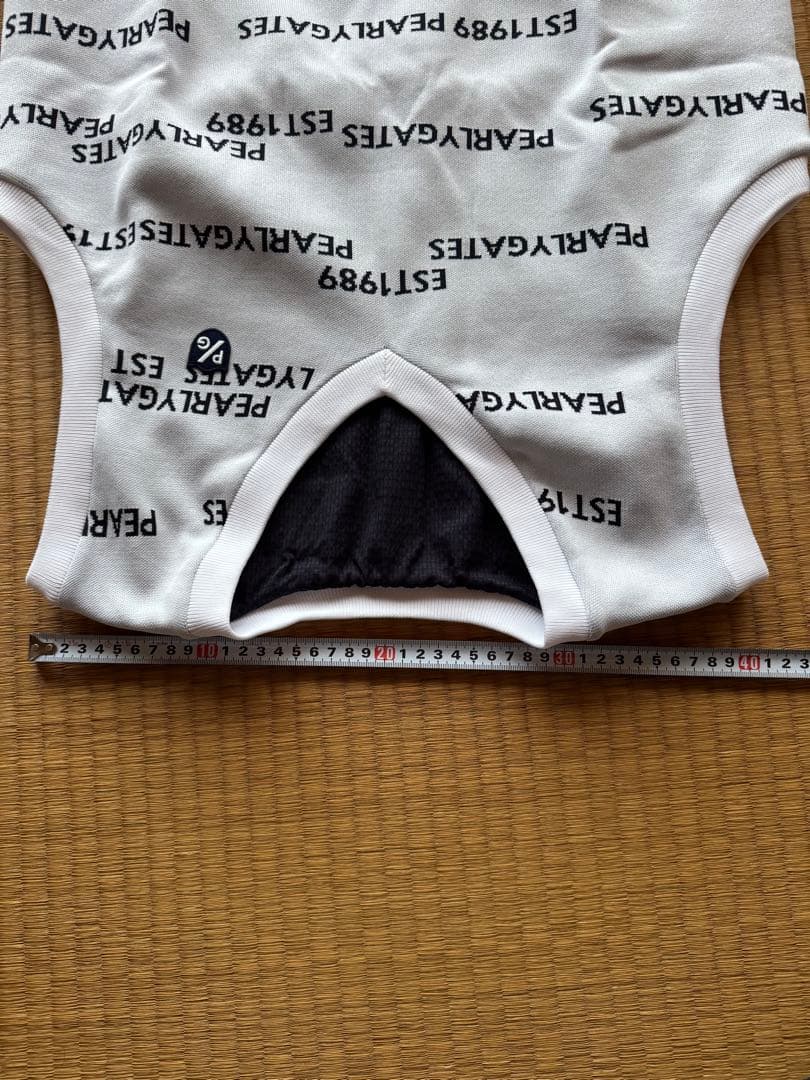 パーリーゲイツ　リバーシブル　ベスト　サイズ４