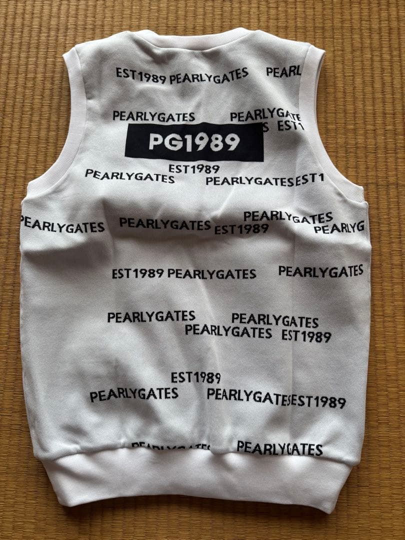 パーリーゲイツ　リバーシブル　ベスト　サイズ４