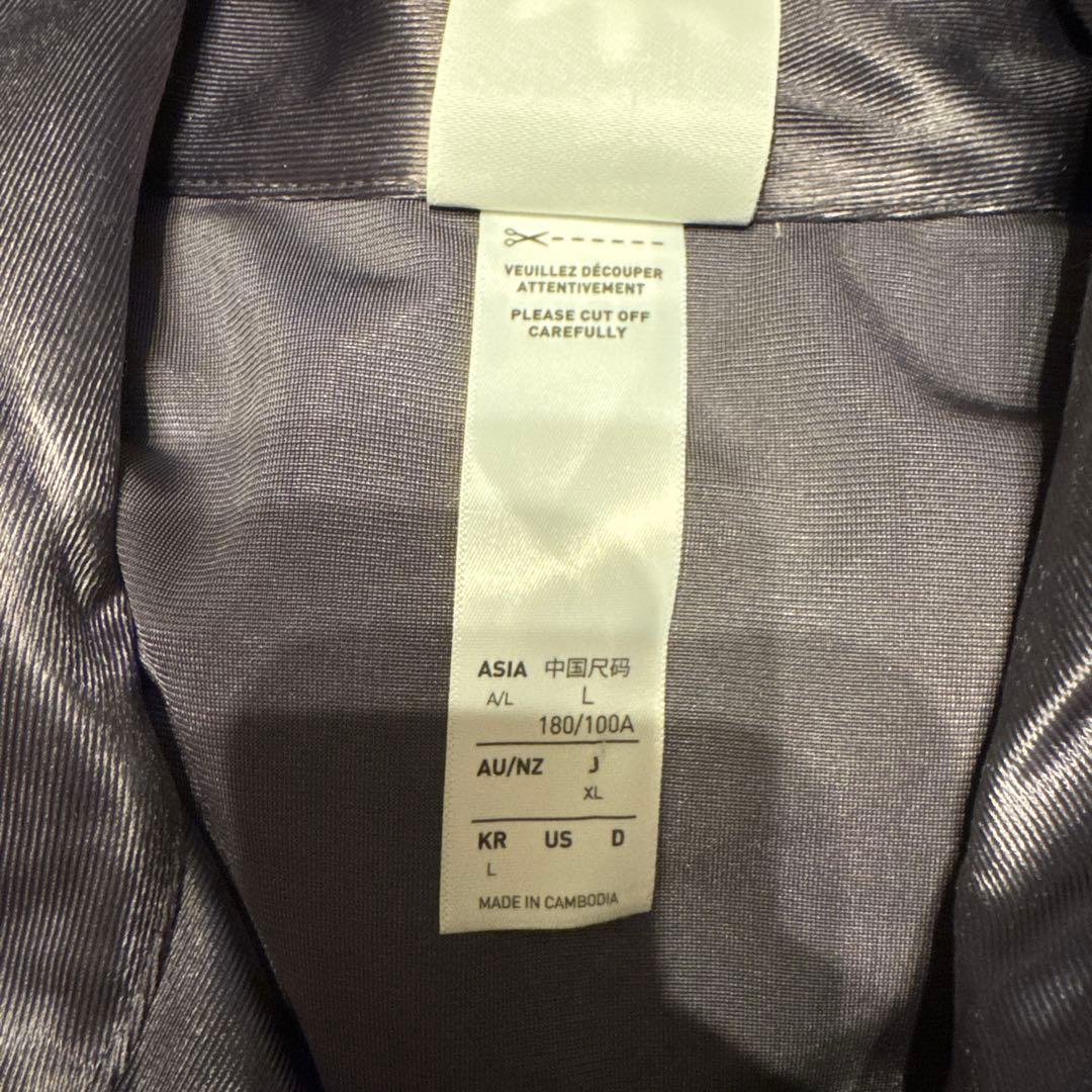 adidas トラックジャケット　XL グレー　メタリック