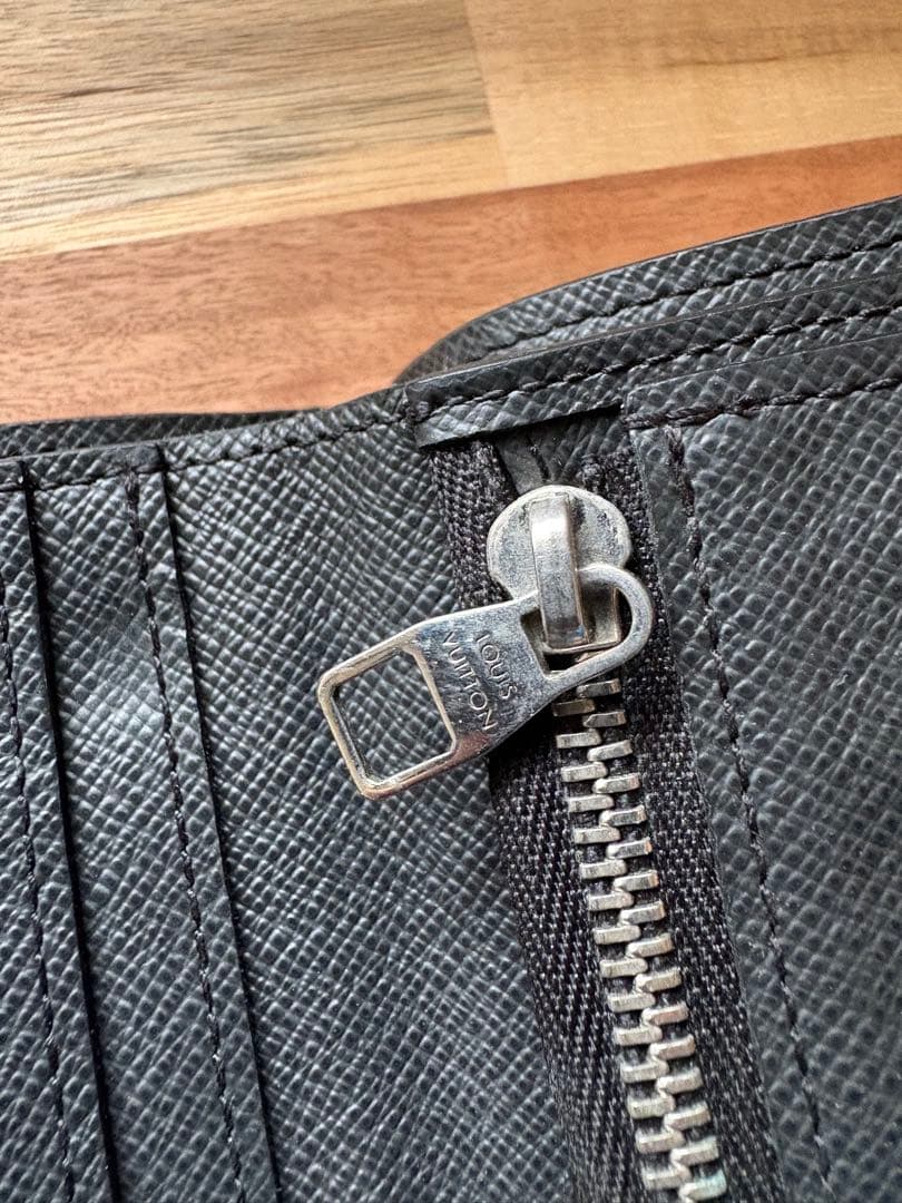 Louis Vuitton ルイヴィトン タイガ 二つ折り財布 CT4155仏製