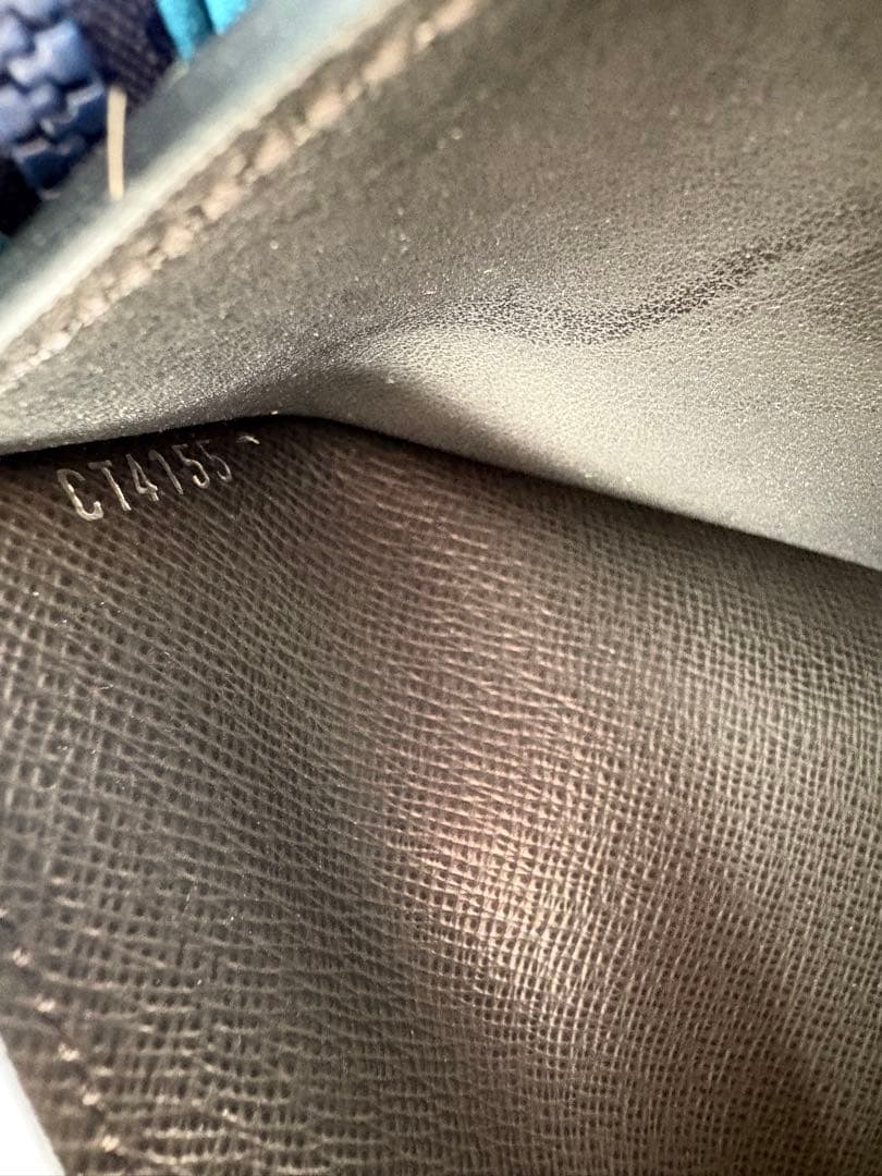 Louis Vuitton ルイヴィトン タイガ 二つ折り財布 CT4155仏製