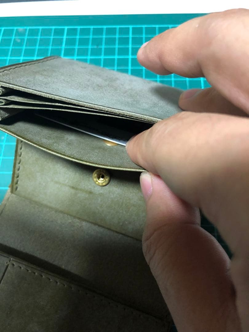 いち　エムピウ　ミッレフォッリエ　同型　財布