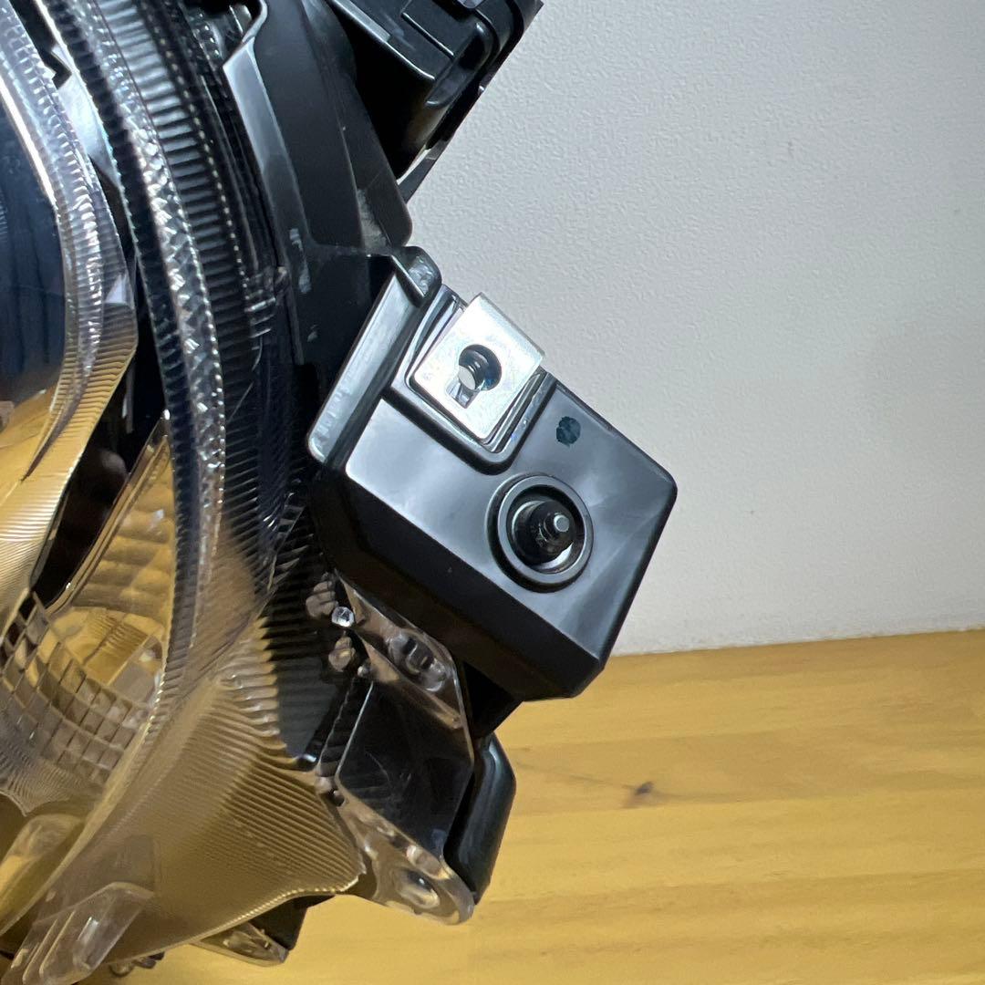 SUZUKI アルト HA37S 左ヘッドライト