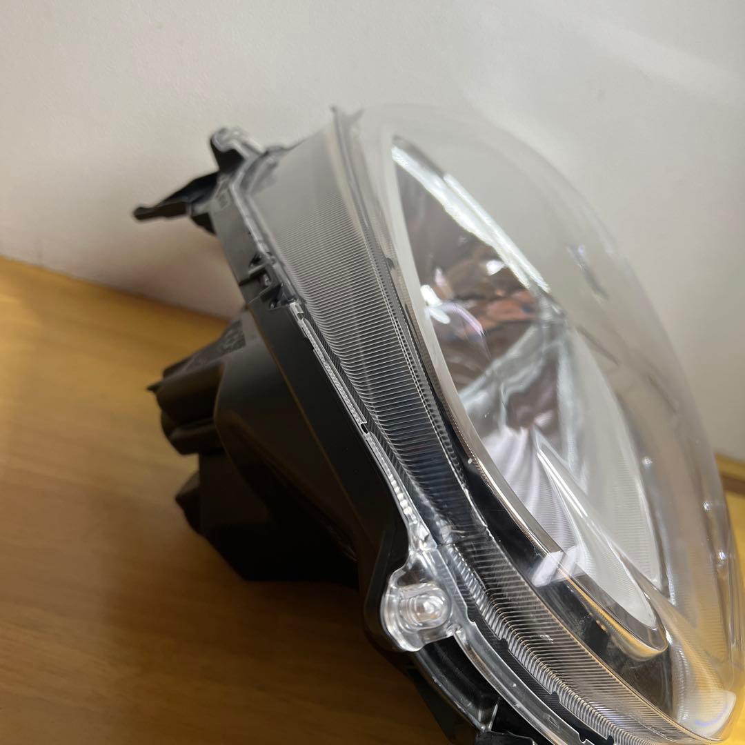 SUZUKI アルト HA37S 左ヘッドライト