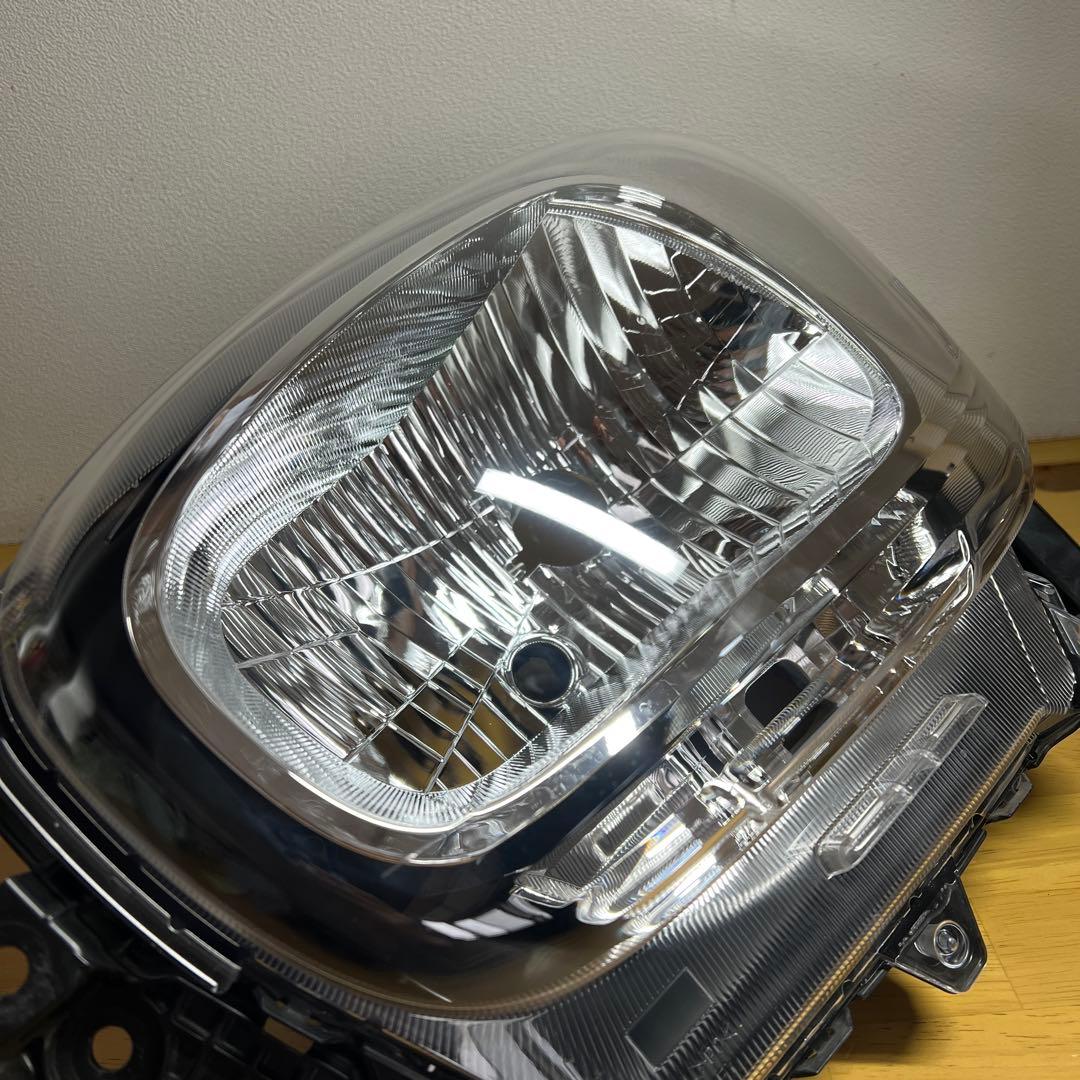 SUZUKI アルト HA37S 左ヘッドライト
