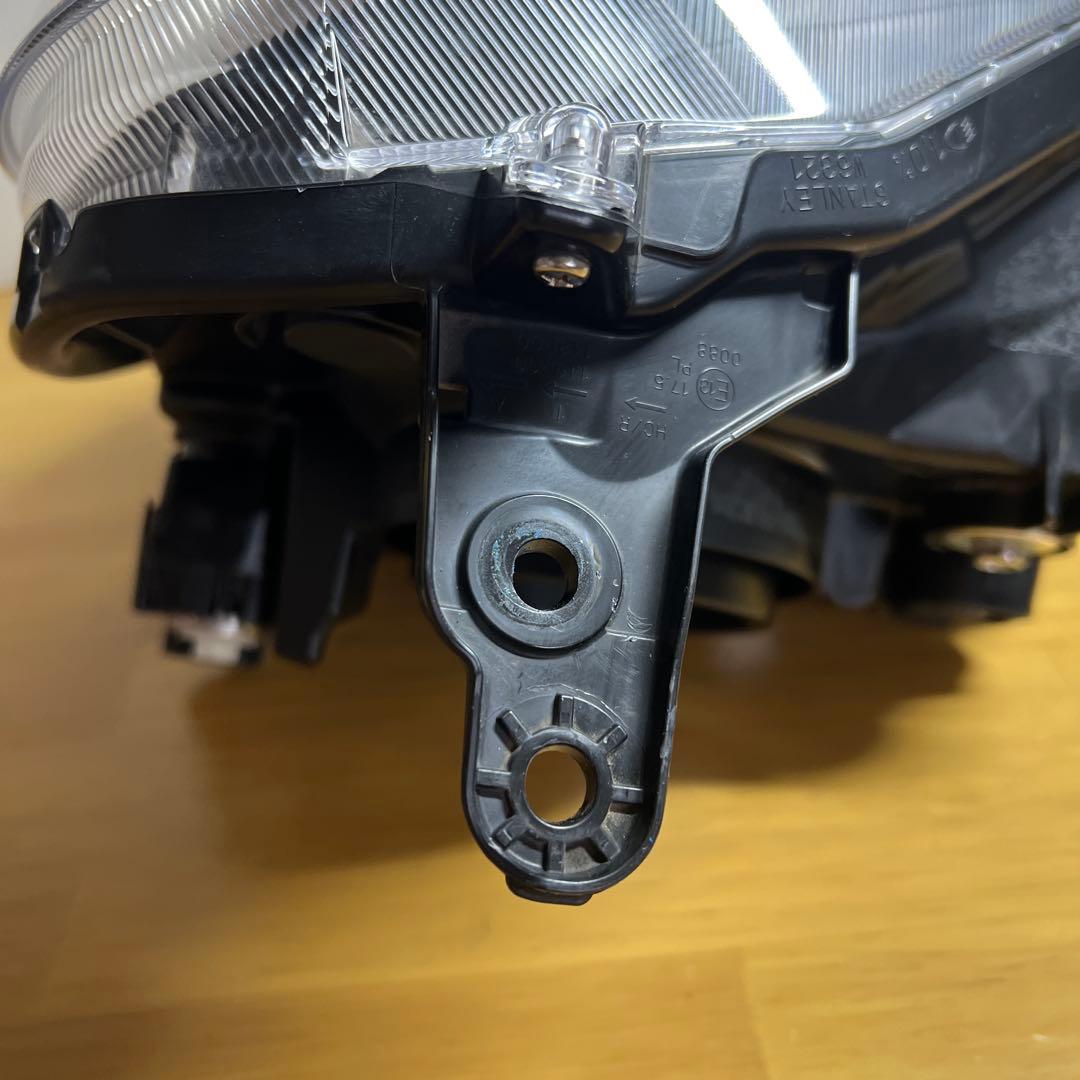 SUZUKI アルト HA37S 左ヘッドライト