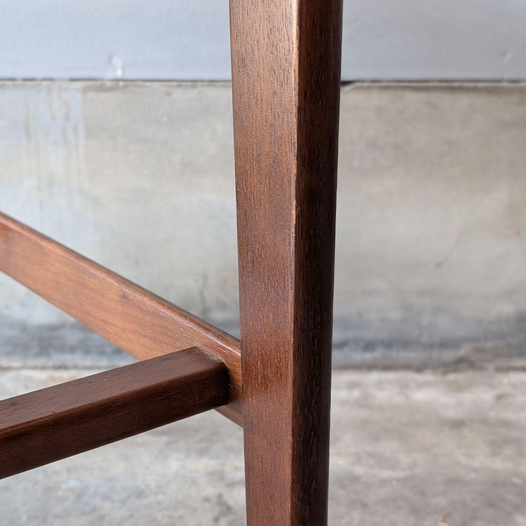 【古家具】カリモク 白い天板 ウォルナット色のカフェテーブルA　サイドテーブル