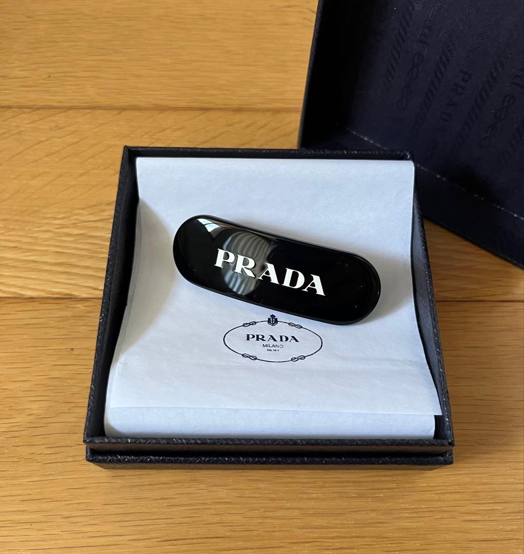 PRADA バレッタ　ブラック