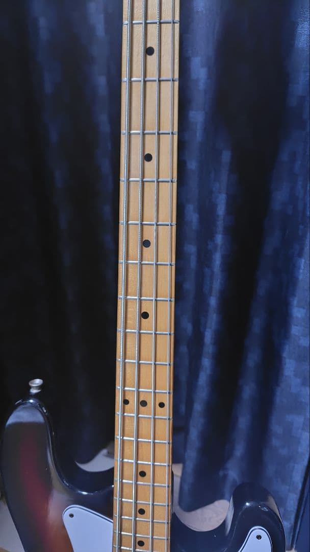 【ジャンク】Bellwood エレキベース サンバースト