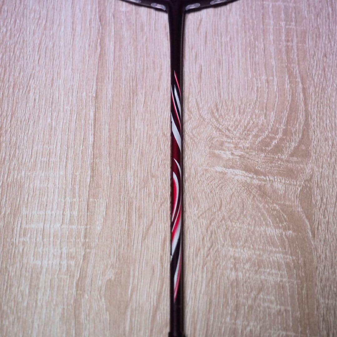 ヨネックス　クレナイ　YONEX アストロクス100ZZ 4UG5 AX 紅