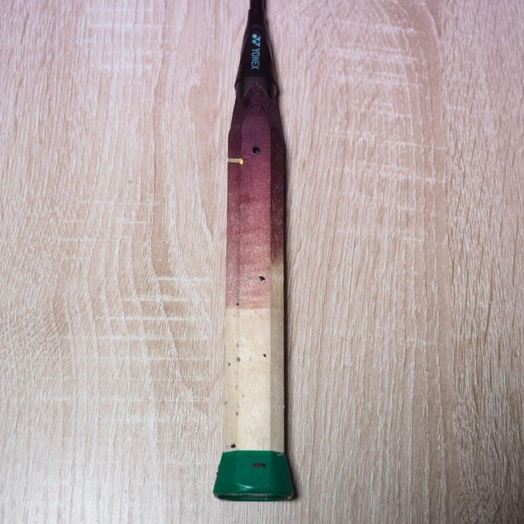 ヨネックス　クレナイ　YONEX アストロクス100ZZ 4UG5 AX 紅