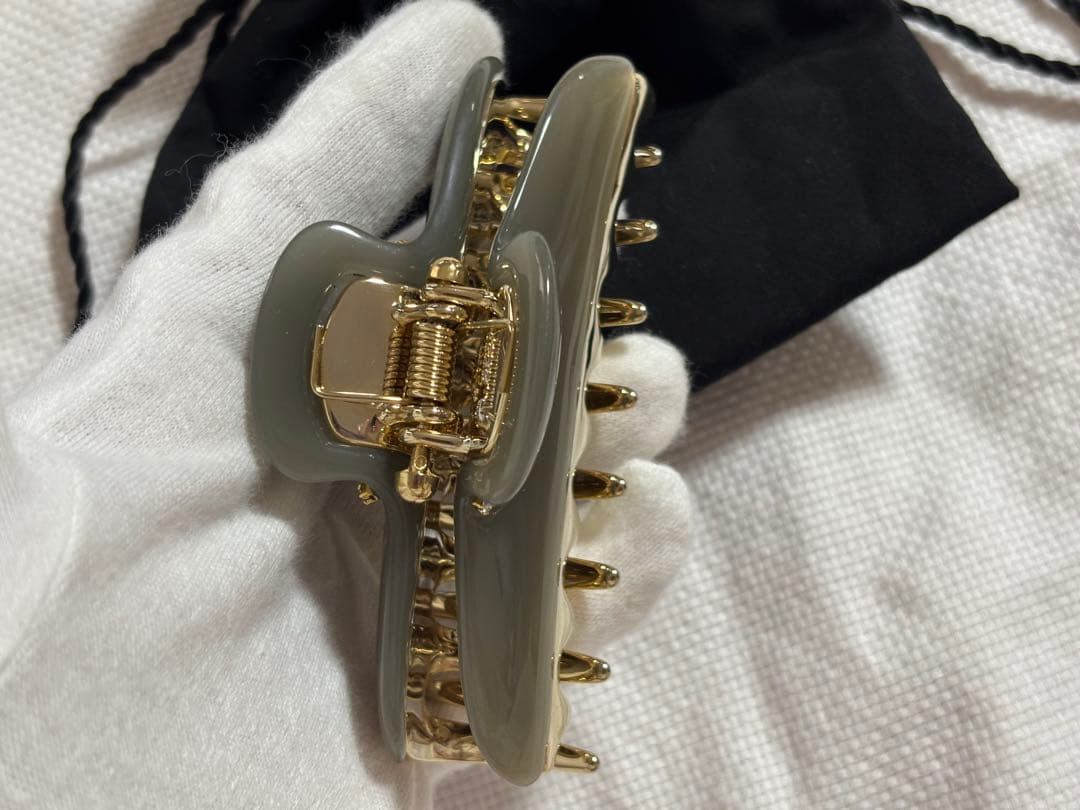 【極美品】Lサイズ acca クリップ　ヘアクリップ コラーナ　ラインストーン